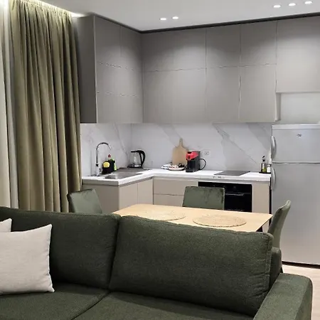 Tris Apartament